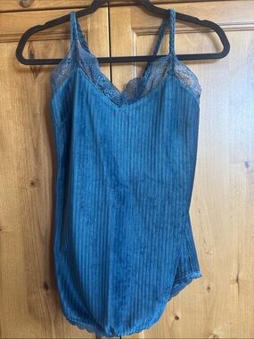 Doe & Rae Teal Lace-Trim Ribbed Camisole